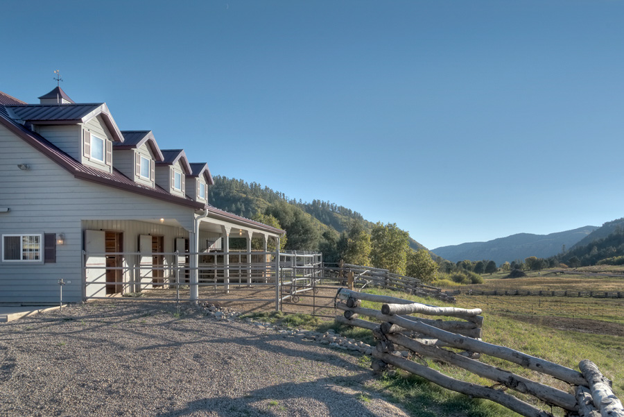 equestrian facility by aaron taylor construction
